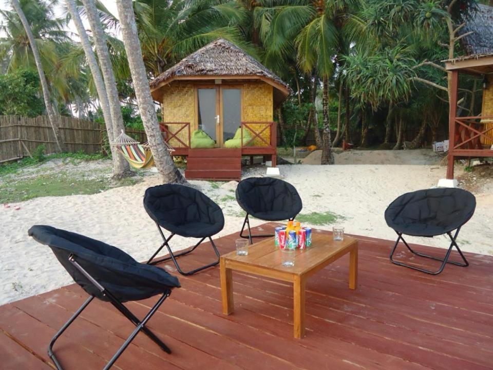 Simeulue Surflodges Lasikin Экстерьер фото