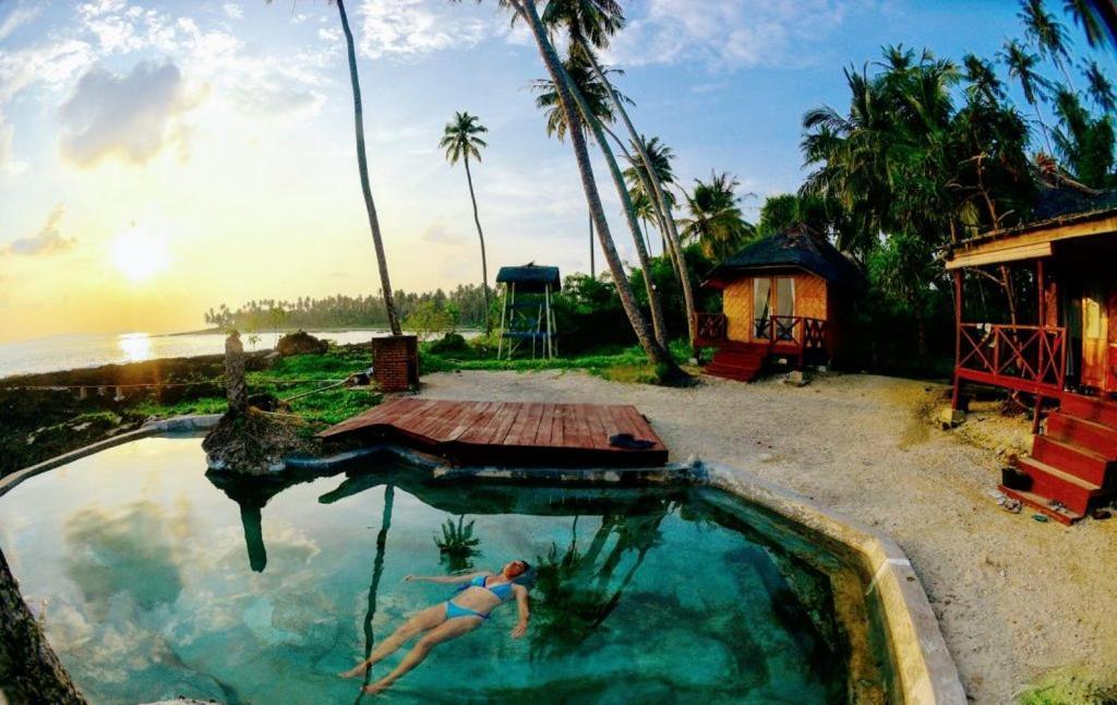 Simeulue Surflodges Lasikin Экстерьер фото