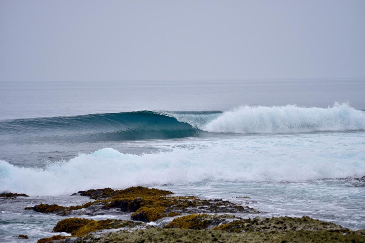 Simeulue Surflodges Lasikin Экстерьер фото