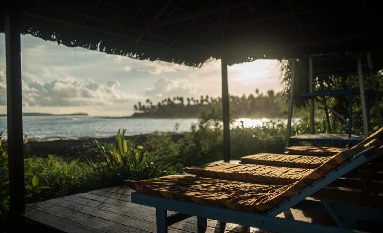 Simeulue Surflodges Lasikin Экстерьер фото