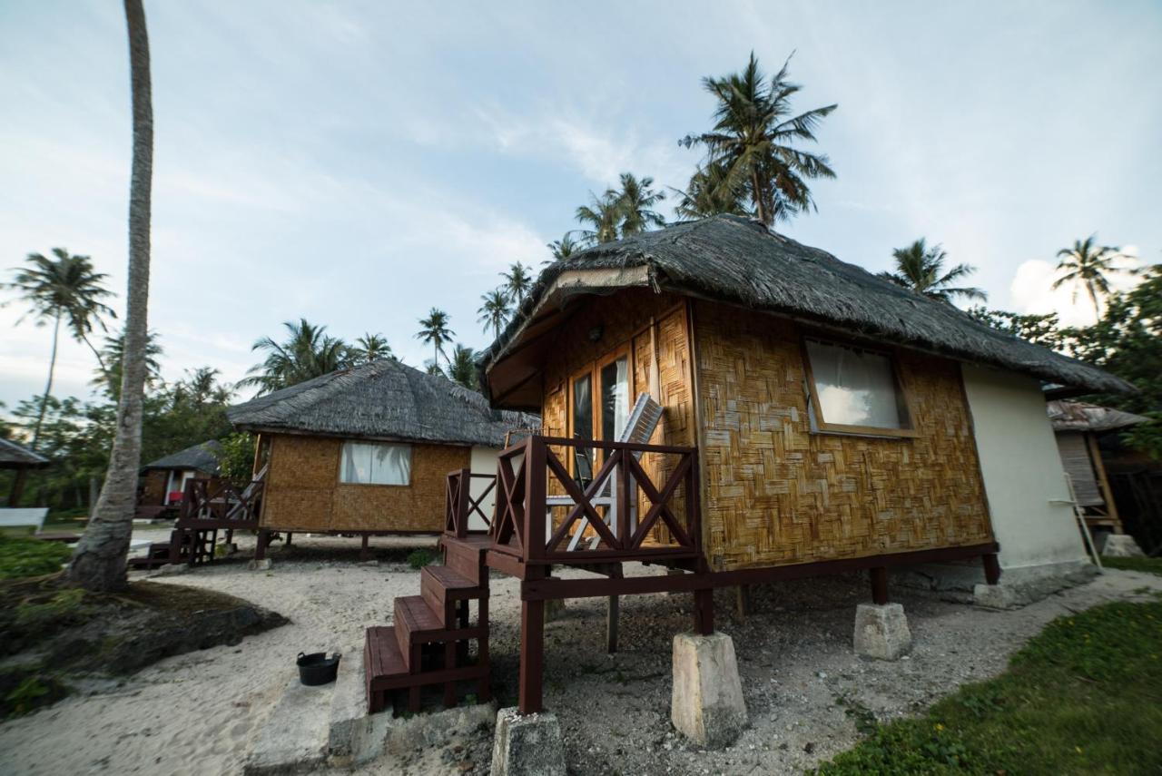 Simeulue Surflodges Lasikin Экстерьер фото