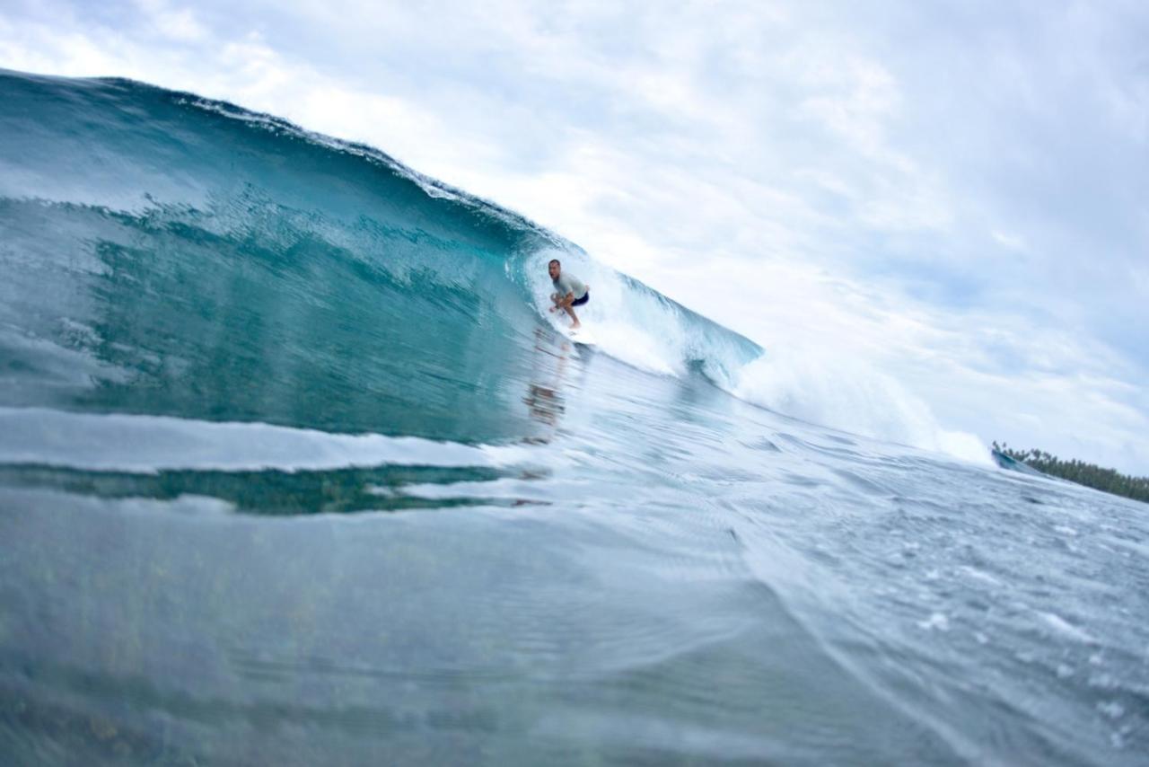Simeulue Surflodges Lasikin Экстерьер фото