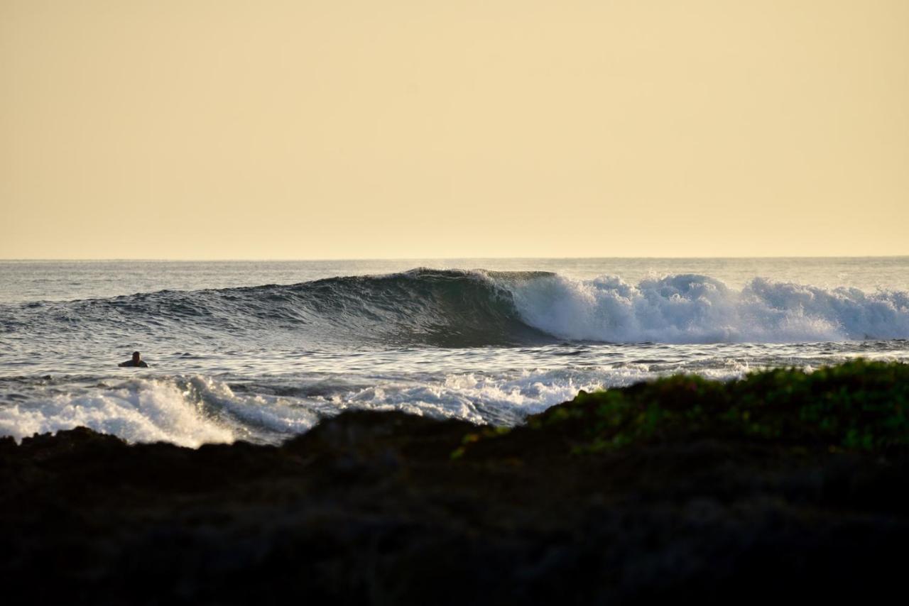 Simeulue Surflodges Lasikin Экстерьер фото